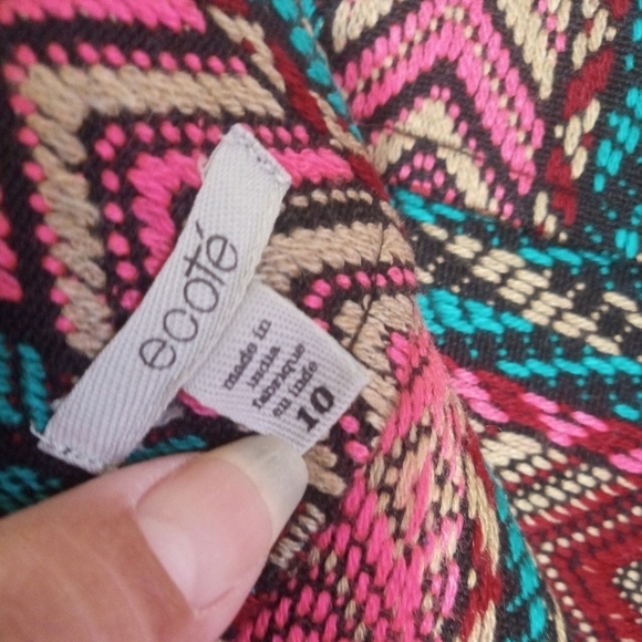 Ecote ethnic tapestry high waisted form fitting shorts women size 10 EUC - Picture 9 of 10